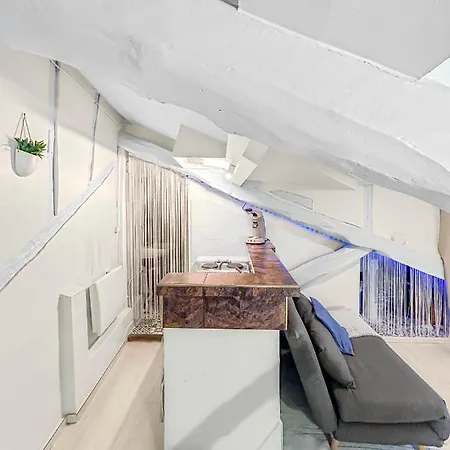 Le Studio Des Arts Apartment