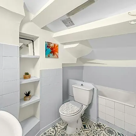 Le Studio Des Arts Apartment *